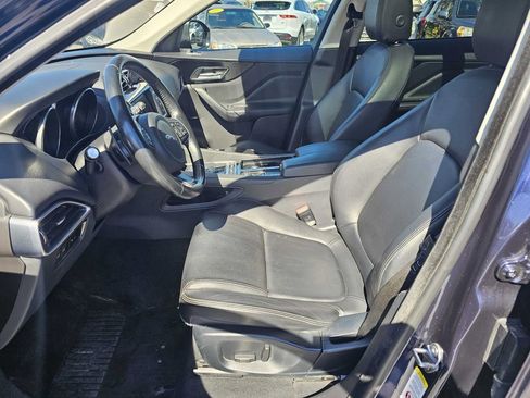 Used 2018 Jaguar F-PACE Premium image 7