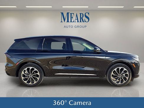 Used 2024 Lincoln Nautilus Reserve image 7