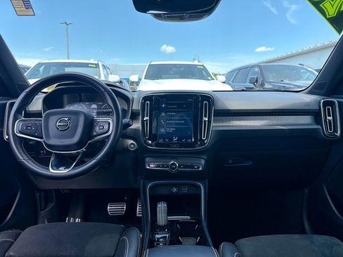Used 2020 Volvo XC40 T5 R-Design w/ Protection Package Premier AWD/4WD image 27