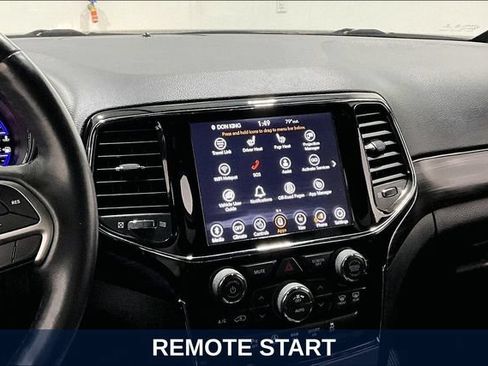 Used 2020 Jeep Grand Cherokee Altitude AWD/4WD image 12