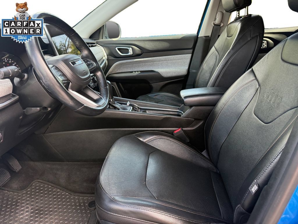 Used 2022 Jeep Compass Latitude w/ Sun and Sound Group AWD/4WD image 9