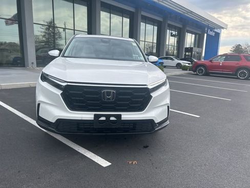 Used 2024 Honda CR-V EX image 3
