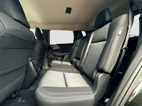 New 2025 Mitsubishi Outlander ES image 24