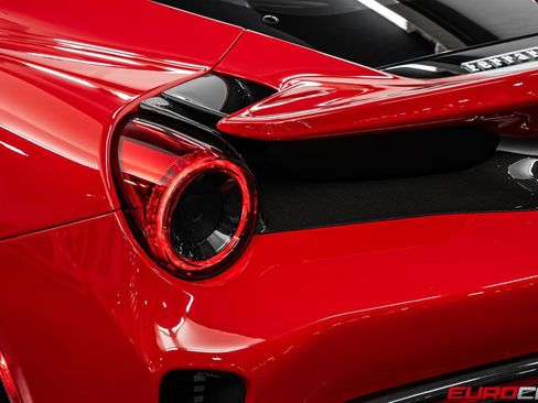 Used 2019 Ferrari 488 Pista Coupe RWD image 28