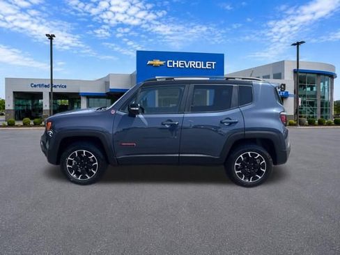 Used 2023 Jeep Renegade Trailhawk AWD/4WD image 4