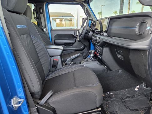 Used 2024 Jeep Wrangler Unlimited Rubicon 4xe w/ Capability Package AWD/4WD image 19