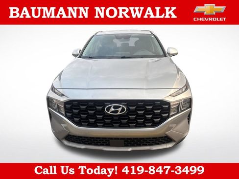 Used 2023 Hyundai Santa Fe SE FWD image 2
