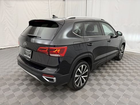 Used 2024 Volkswagen Taos SE image 5
