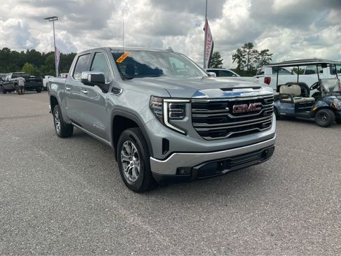 Used 2025 GMC Sierra 1500 SLT AWD/4WD image 3
