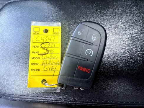Used 2021 Jeep Compass Latitude w/ Sun and Sound Group AWD/4WD image 27