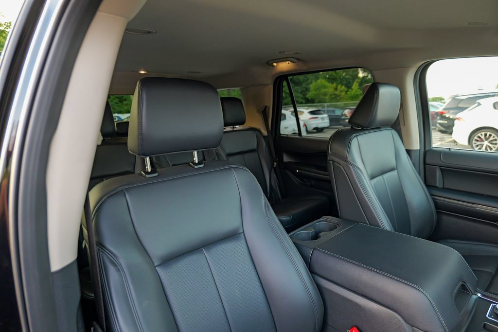 Used 2023 Ford Expedition XLT AWD/4WD image 37