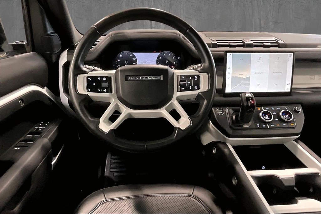 Used 2025 Land Rover Defender 110 S AWD/4WD image 9