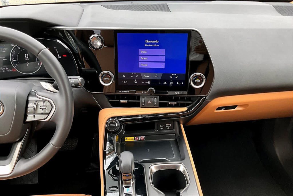Used 2025 Lexus NX 350 AWD w/ Premium Package image 6