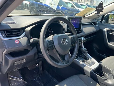Used 2025 Toyota RAV4 XLE FWD image 21