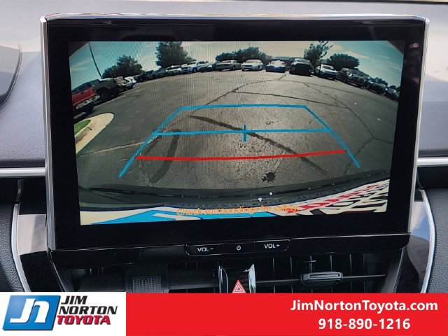 Used 2025 Toyota Corolla SE w/ SE Premium Package FWD image 19