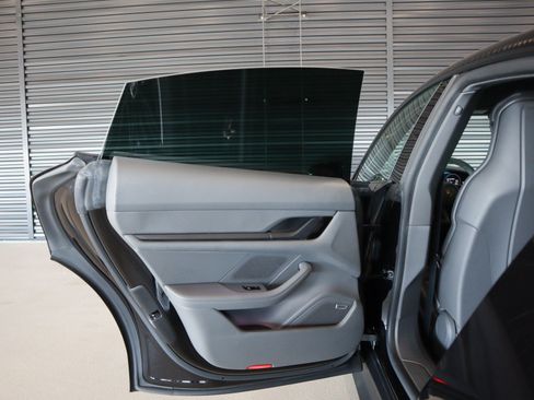 Certified 2021 Porsche Taycan RWD image 28