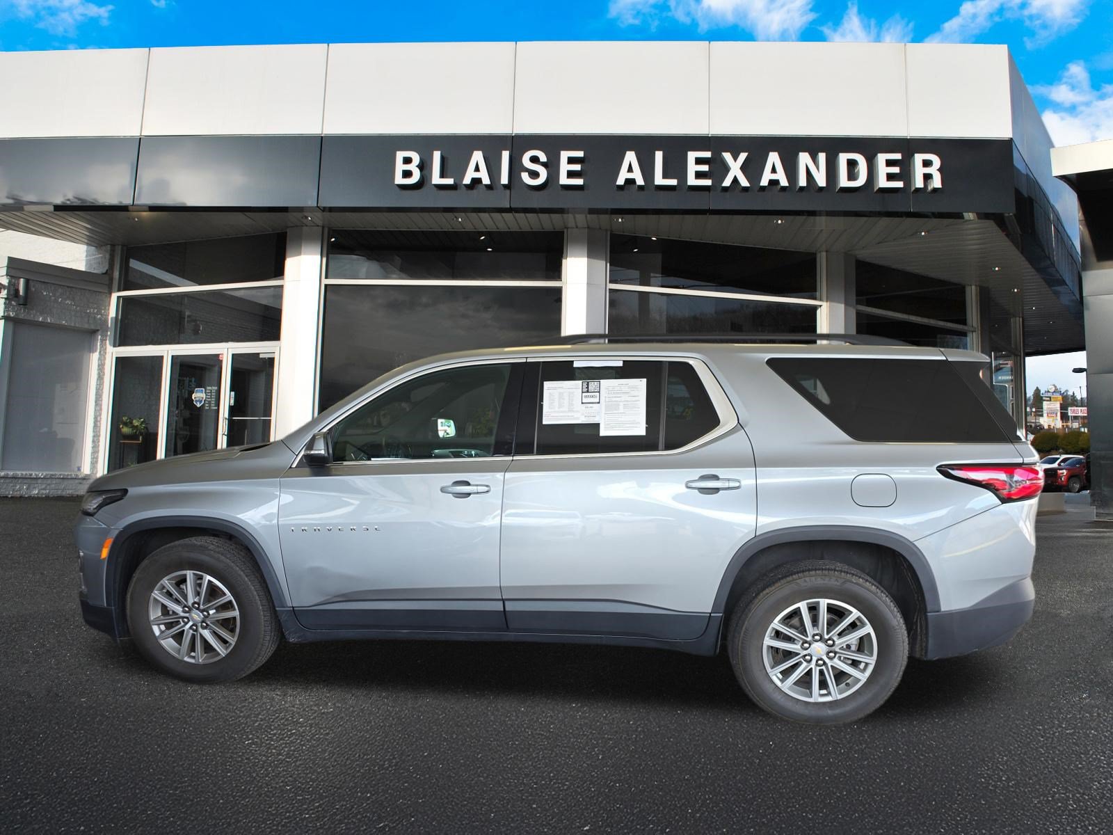 Used 2023 Chevrolet Traverse LT AWD/4WD image 6