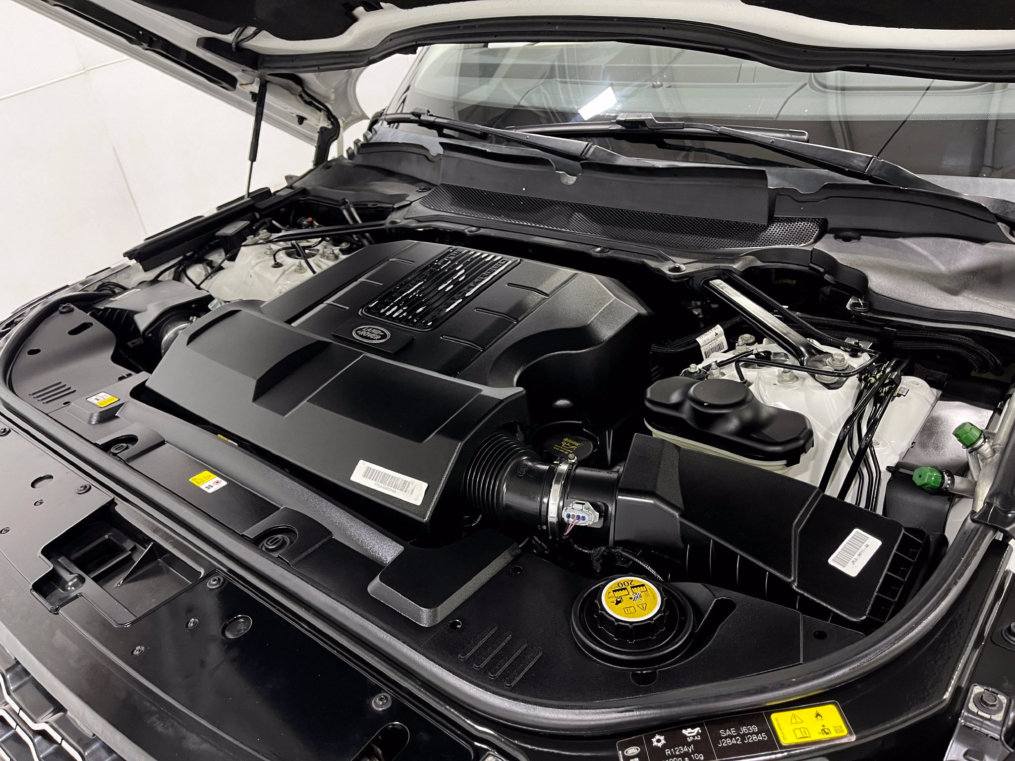 Used 2018 Land Rover Range Rover Supercharged AWD/4WD image 28