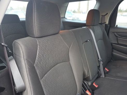 Used 2015 GMC Acadia SLE image 11