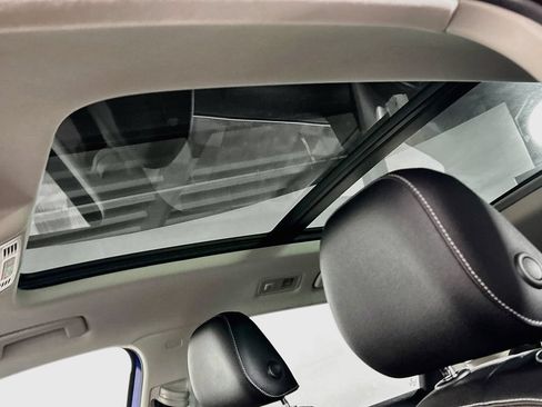 Certified 2022 Volkswagen Taos SEL AWD/4WD image 20