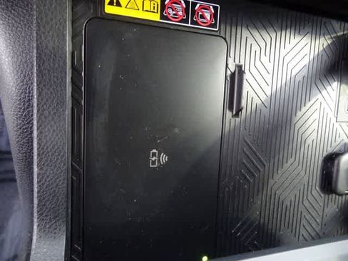 Used 2024 Toyota Tacoma SR5 AWD/4WD image 30