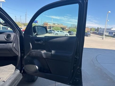 Used 2022 Toyota Tacoma TRD Sport w/ TRD Premium Sport Package image 26