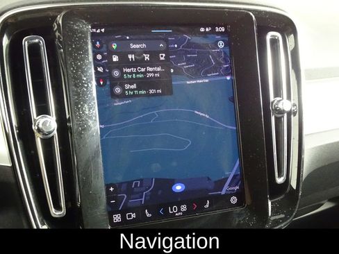 Used 2025 Volvo XC40 B5 Core image 8