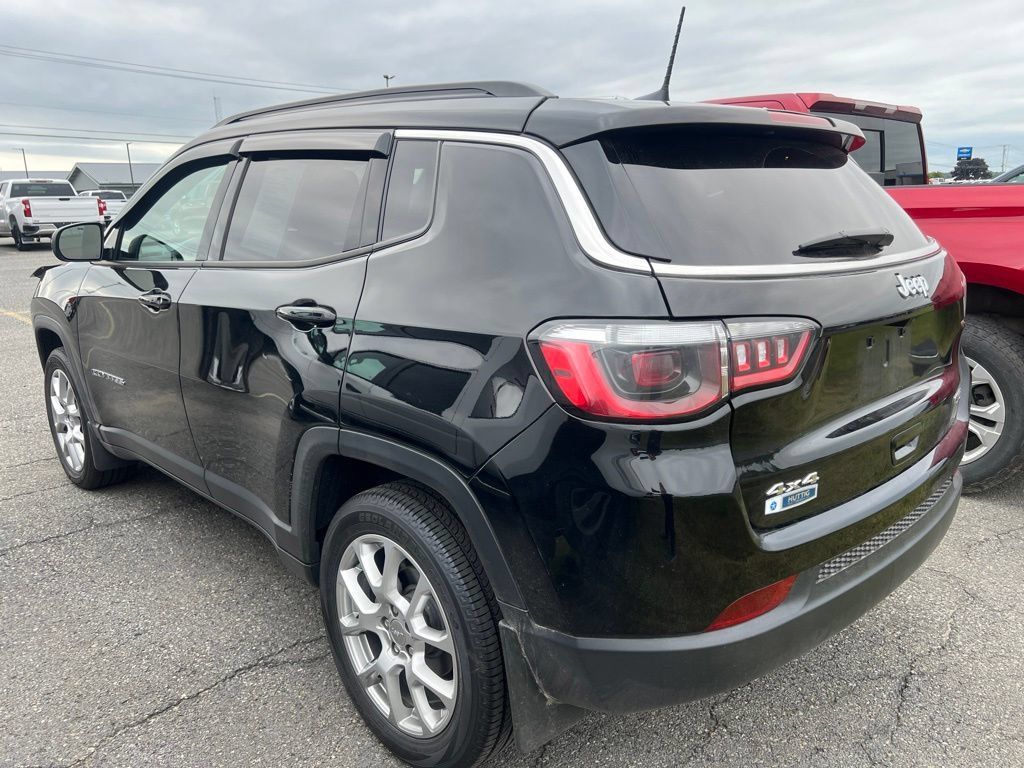 Used 2023 Jeep Compass Latitude AWD/4WD image 4