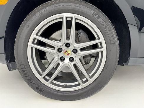 Used 2020 Porsche Macan AWD/4WD image 11