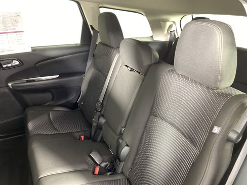 Used 2020 Dodge Journey SE FWD image 28