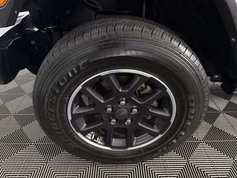 Certified 2023 Jeep Gladiator Overland w/ LED Lighting Group image 11