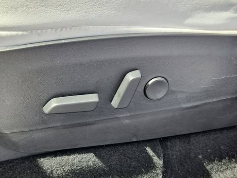 Used 2020 Tesla Model Y Performance image 19