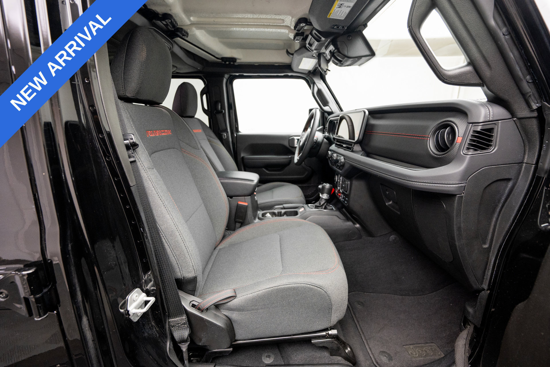 Used 2025 Jeep Wrangler Unlimited Rubicon AWD/4WD image 13