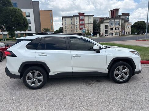 Used 2019 Toyota RAV4 Limited AWD/4WD image 6