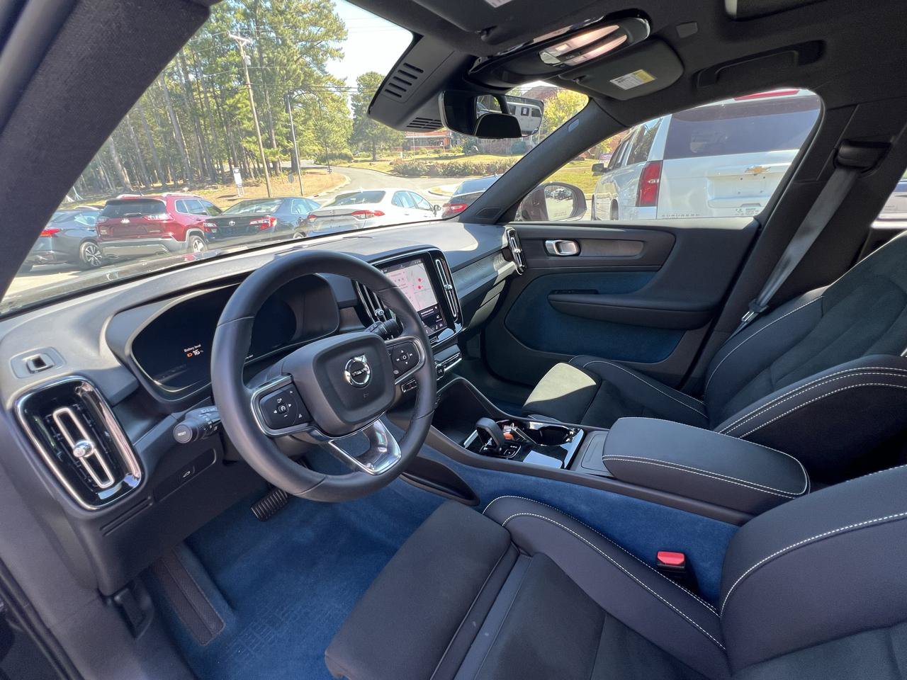 Used 2023 Volvo XC40 Recharge Plus AWD/4WD image 9