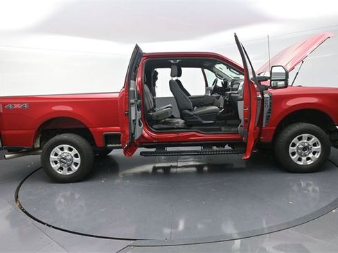 Used 2024 Ford F250 XLT w/ Camper Package image 42