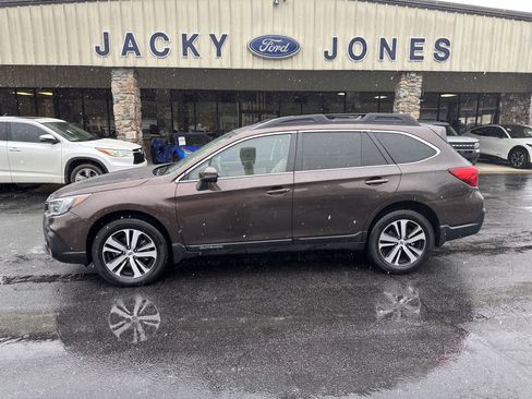 Used 2019 Subaru Outback 2.5i Limited w/ Popular Package #2 image 1
