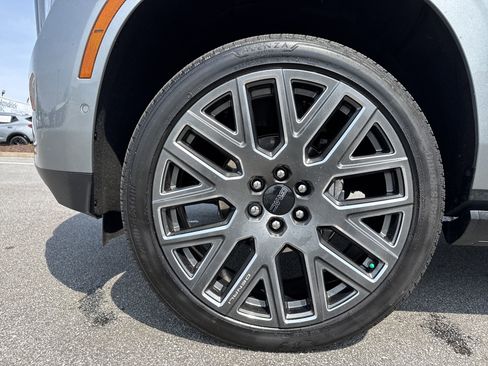 Used 2025 GMC Yukon XL Denali Ultimate image 13