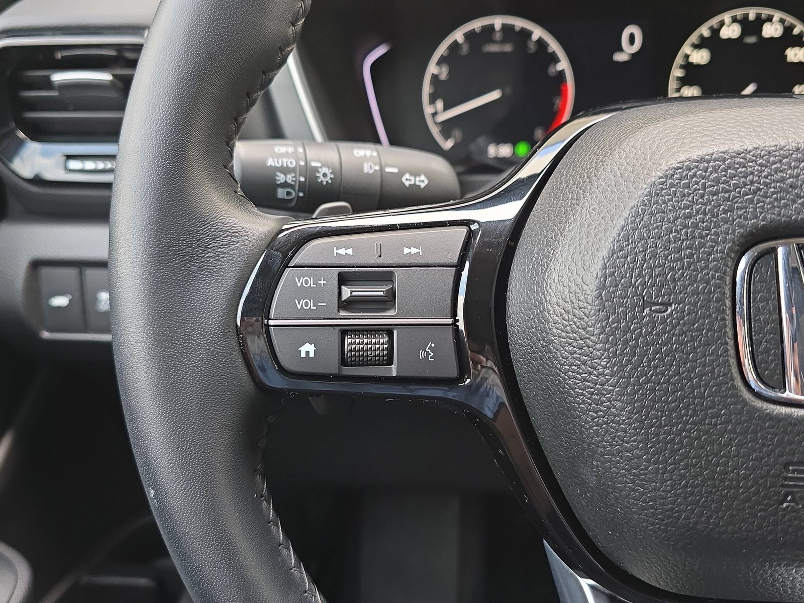 Certified 2024 Honda Pilot EX-L image 17