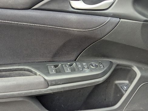 Used 2019 Honda Insight LX image 12