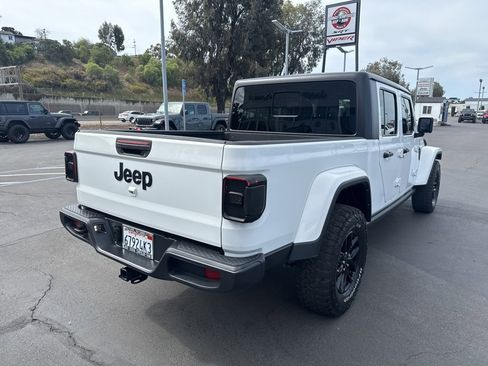 Used 2021 Jeep Gladiator Sport image 7