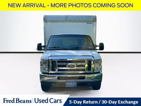 Used 2017 Ford E-350 and Econoline 350 Super Duty RWD image 2