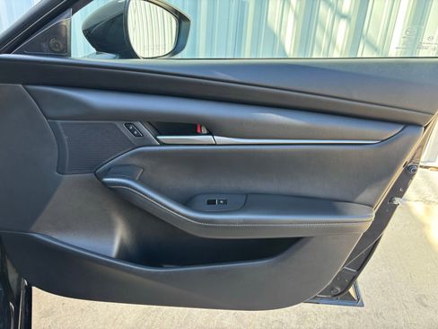 Used 2023 MAZDA MAZDA3 s image 33