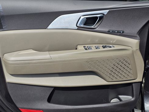 New 2026 Kia Carnival EX image 13