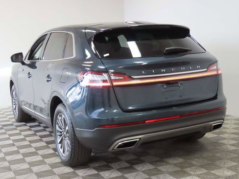 Used 2022 Lincoln Nautilus FWD w/ Premium Package image 3