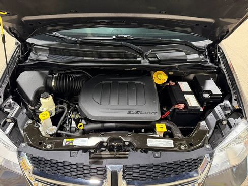 Used 2019 Dodge Grand Caravan SE w/ Rear Park Assist Package FWD image 55