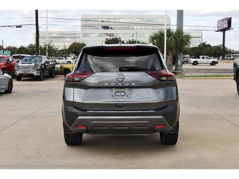 Used 2023 Nissan Rogue SL w/ SL Premium Package image 5