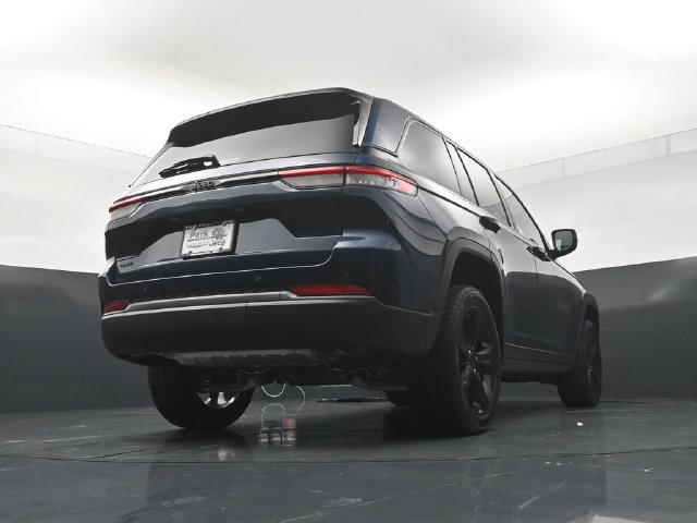 New 2026 Jeep Grand Cherokee Limited w/ Limited Altitude Package AWD/4WD image 19