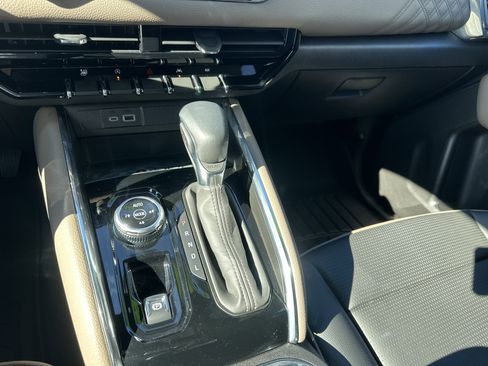 Used 2024 GMC Canyon Denali image 19