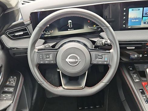 Certified 2025 Nissan Kicks SR FWD image 24